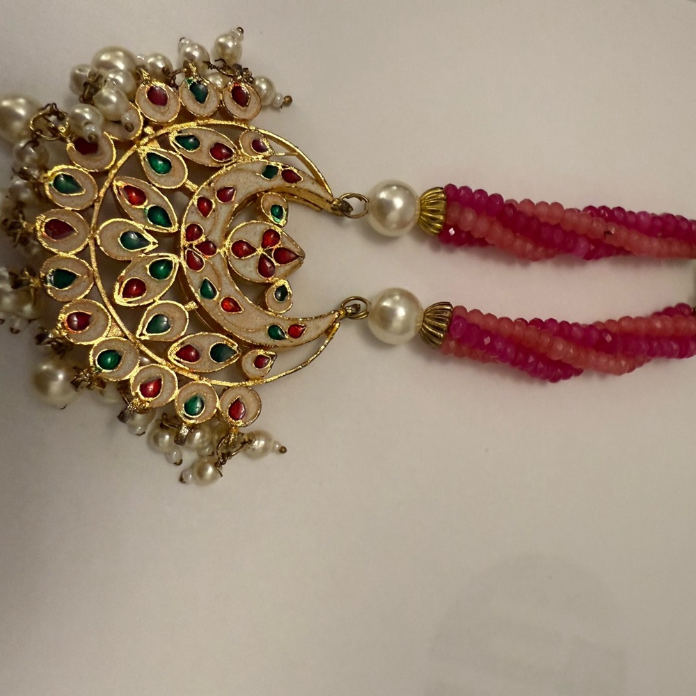 Hand Crafted Gold and Pink Bracelet with Green Detail - Picture 9 of 10